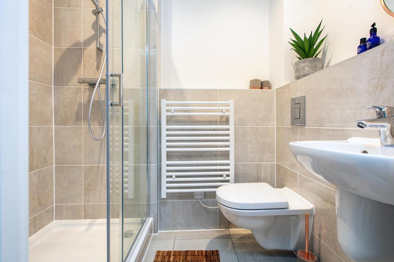 City Centre - Free Parking - Stylish 2 Bedroom Apartment Bristol Dış mekan fotoğraf