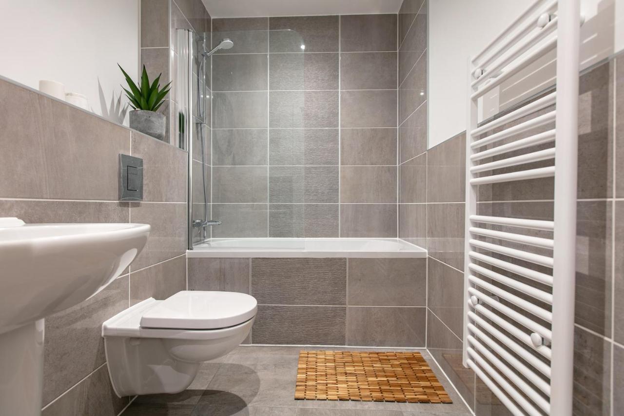 City Centre - Free Parking - Stylish 2 Bedroom Apartment Bristol Dış mekan fotoğraf
