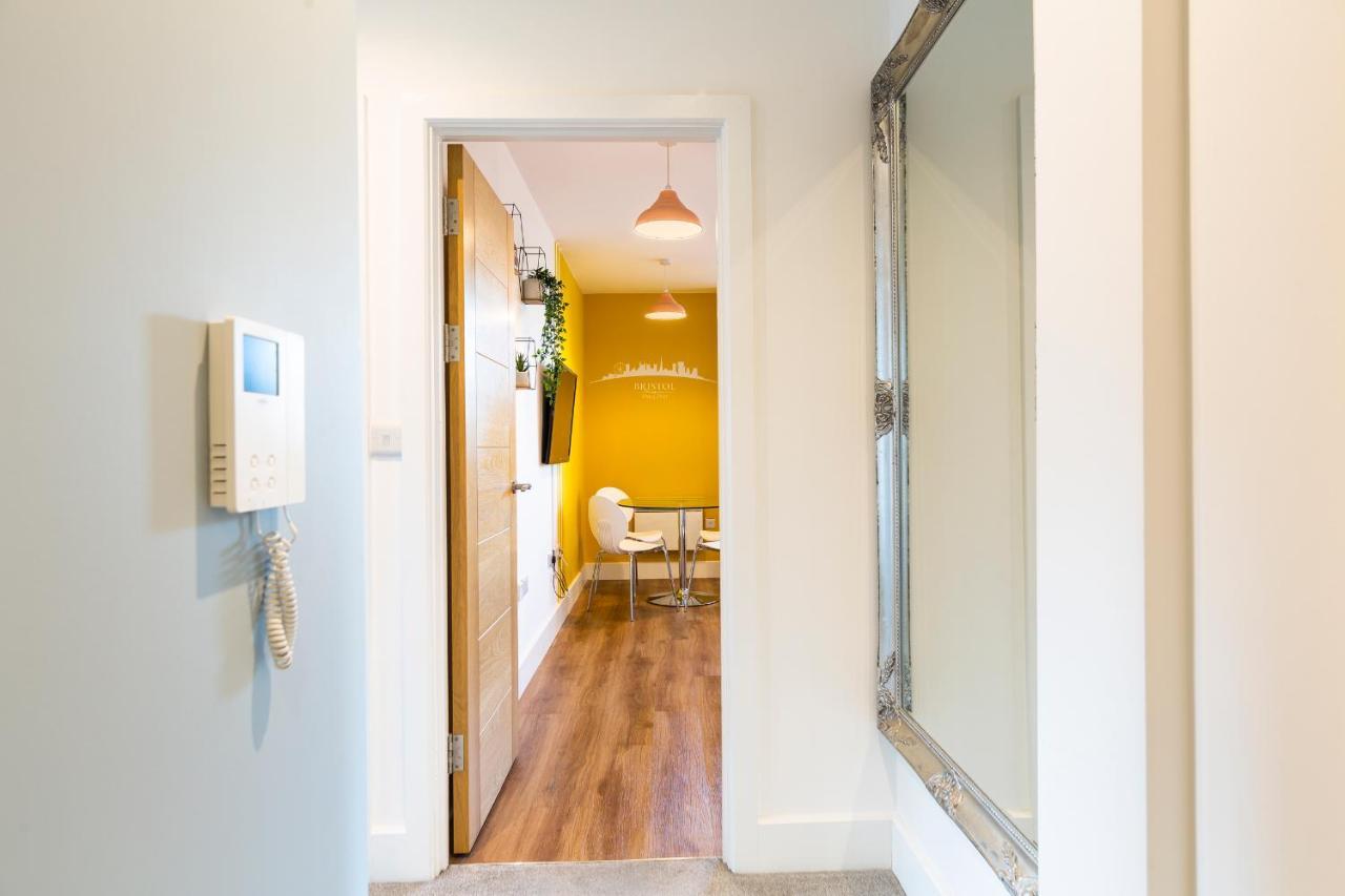 City Centre - Free Parking - Stylish 2 Bedroom Apartment Bristol Dış mekan fotoğraf